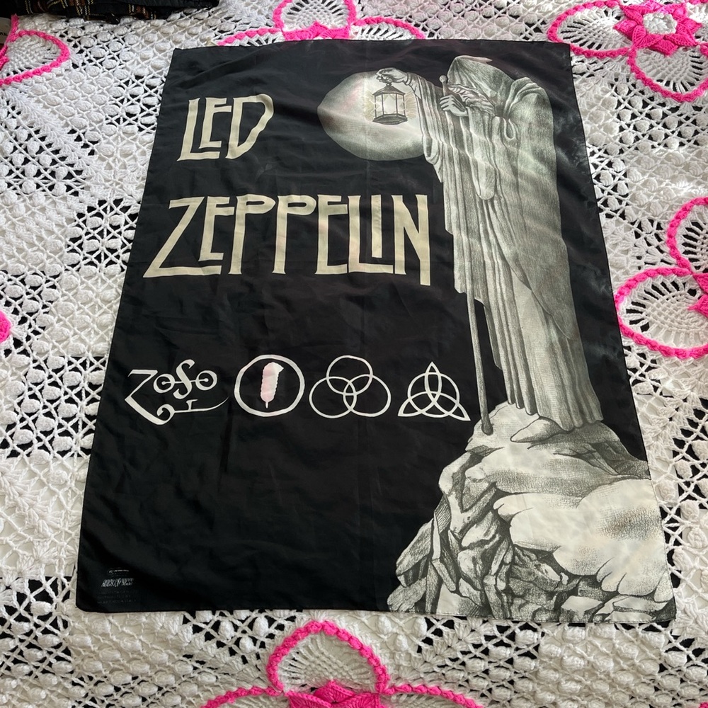 Led Zeppelin Silky Banner Tapestry Winterland Productions Rock Express 1994